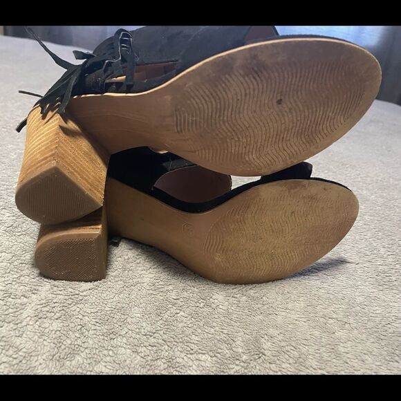 𝅺STEVE Madden fringe open toe chunky heels size 37 (6.5). Good condition. - Picture 5 of 5